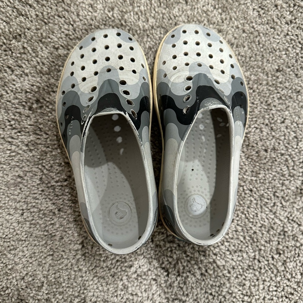 Native Jefferson Gray Camo Slip-on Lightweight Water Shoes Boys C12